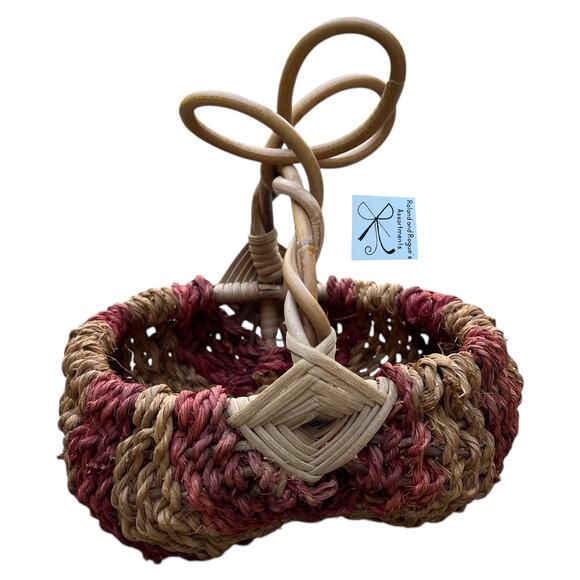 Twisted Handle Apple Harvest Buttocks Basket - Picture 1 of 5